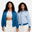 Nike Sportswear Wendbare Varsity-Bomberjacke blau 28200 1