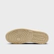 Jordan WMNS Air 1 Low SE beige 31130 3