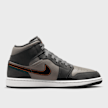 Jordan Air Jordan 1 Mid SE negro 31830 2