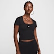 Nike   Sportswear Chill Shortsleeve SQR Neck Top nero 32751 1