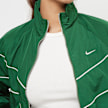 Nike Sportswear Windrunner Woven UV Fullzip Jacke grün 29470 3