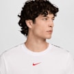 Nike Sportswear Repeat Tee weiß 29598 3