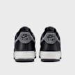 Nike   Air Force 1 '07 LV8 zwart 29769 5