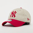 New Era 9Twenty Raised From Concrete Colour Block MLB New York Yankees beige 33078 1