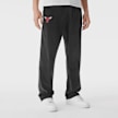 New Era Chicago Bulls NBA Lifestyle Velours Trackpants schwarz 44371 1