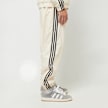 adidas Originals Woven Firbired Trainingshose beige 41669 4