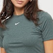 Nike Sportswear Essential Slim Cropped T-Shirt vert 42759 3