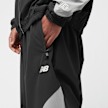 New Balance Woven Track Pant schwarz 42132 5