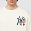 New Era MLB Fruit Graphic Backprint Tee New York Yankees beige 45544 3