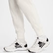 Nike Club French-Terry Jogger weiß 46541 5