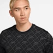 Nike Sportswear All Over Print Shortsleeve Club Tee nero 48729 3