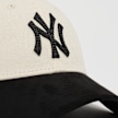 New Era FEMALE 9FORTY Faux Suede MLB New York Yankees bege 92968 3