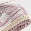 Jordan WMNS Air Jordan 1 Mid biały 94661 8