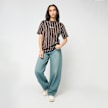 Karl Kani Small Signature Essential Pinstripe OS Tee brun 95878 4