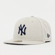 New Era GCP 59FIFTY Esstl Logo MLB New York Yankees beige 96712 1