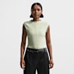 Nike   Sportswear Tight Sleeveless 1/4-Zip Top zelena 97982 1