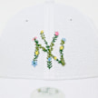 New Era FEMALE 9FORTY Floral Infill New York Yankees branco 99095 4