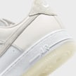 Nike Air Force 1 '07 LV8 blanc 31180 7