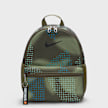 Nike Brasilia JDI Mini Backpack (11L) grün 14715 1