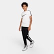 Nike Sportswear Repeat Tee Weiß 14932 4