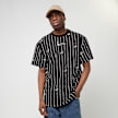 Karl Kani Small Signature Logo Pinstripe Tee noir 24730 1