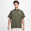 Nike   Club Shortsleeve Button Oversize Shirt verde 46692 1