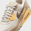 Nike   Air Max 90 beige 46811 7