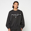 New Era NBA Linear Graphic Boxy Crew Chicago Bulls noir 93081 1