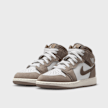Jordan Air Jordan 1 Mid (GS) beige 97863 3