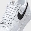 Nike   Air Force 1 '07 LV8 Tech blanc 97932 7