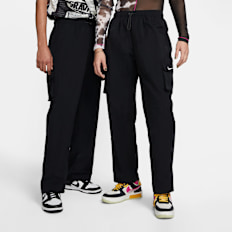 Nike Sportswear Essential High-Rise Woven Cargo Pants schwarz