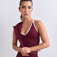 aim'n Shape Seamless Cross Back Bralette rood