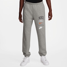 Nike   Club Fleece Cuffed Pants Stack Graphics cinzento