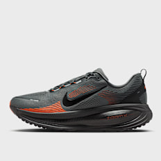 Nike   Vomero 18 gris