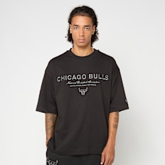 New Era NBA Linear Graphic Box Tee Chicago Bulls crna