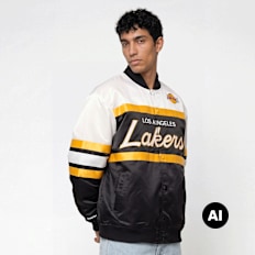 Mitchell & Ness NBA L.A. Lakers Team Color Head Coach Light Weight Satin Jacket zwart