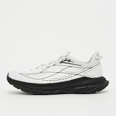 HOKA Mach Remastered wit