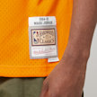 Mitchell & Ness NBA Swingman Jersey Los Angeles Lakers 1984-85 Magic Johnson arancione 24407 5
