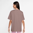 Nike   Sportswear Eseentials Low Brand Read T-Shirt bruin 25534 2