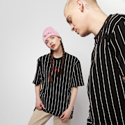 Geselecteerd, Karl Kani, Stripe Tee, zwart (Uitverkocht)