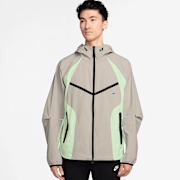 Selected, Nike  , Tech Woven Pro Windrunner Full Zip Jacket, beige