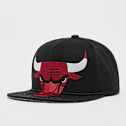 Selected, Mitchell & Ness, XL Logo Snapback Chicago Bulls, black (Sold-out)