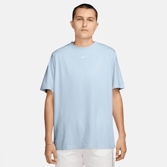 Nike, Sportswear Essential Low Brand Read Tee, blue