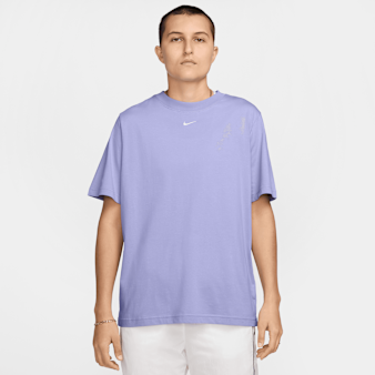 Nike, Sportswear Essential Low Brand Read Tee, purple